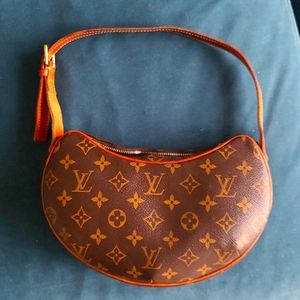 Louis Vuitton croissant